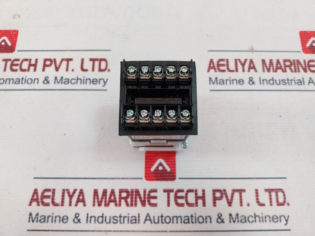 Omron E5Csv-r1T-f Temperature Controller 50/60Hz