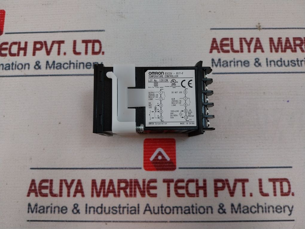 Omron E5Csv-r1T-f Temperature Controller 50/60Hz