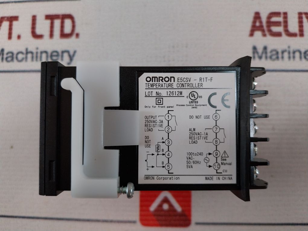 Omron E5Csv-r1T-f Temperature Controller 50/60Hz