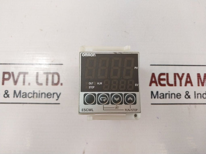 Omron E5Cwl-r1Tc Temperature Controller 100 To 240 Vac