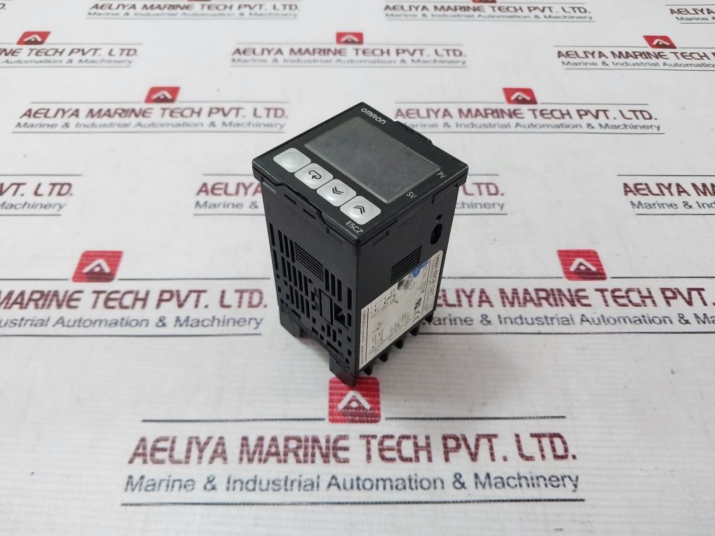 Omron E5Cz-q2T Temperature Controller 100 To 240Vac 50/60Hz
