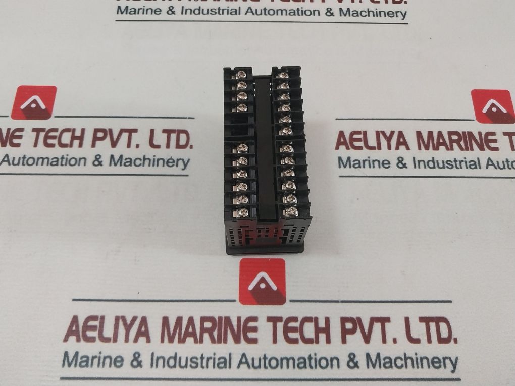 Omron E5Ec-rx4A5M-000 Digital Controller 100 To 240 Vac