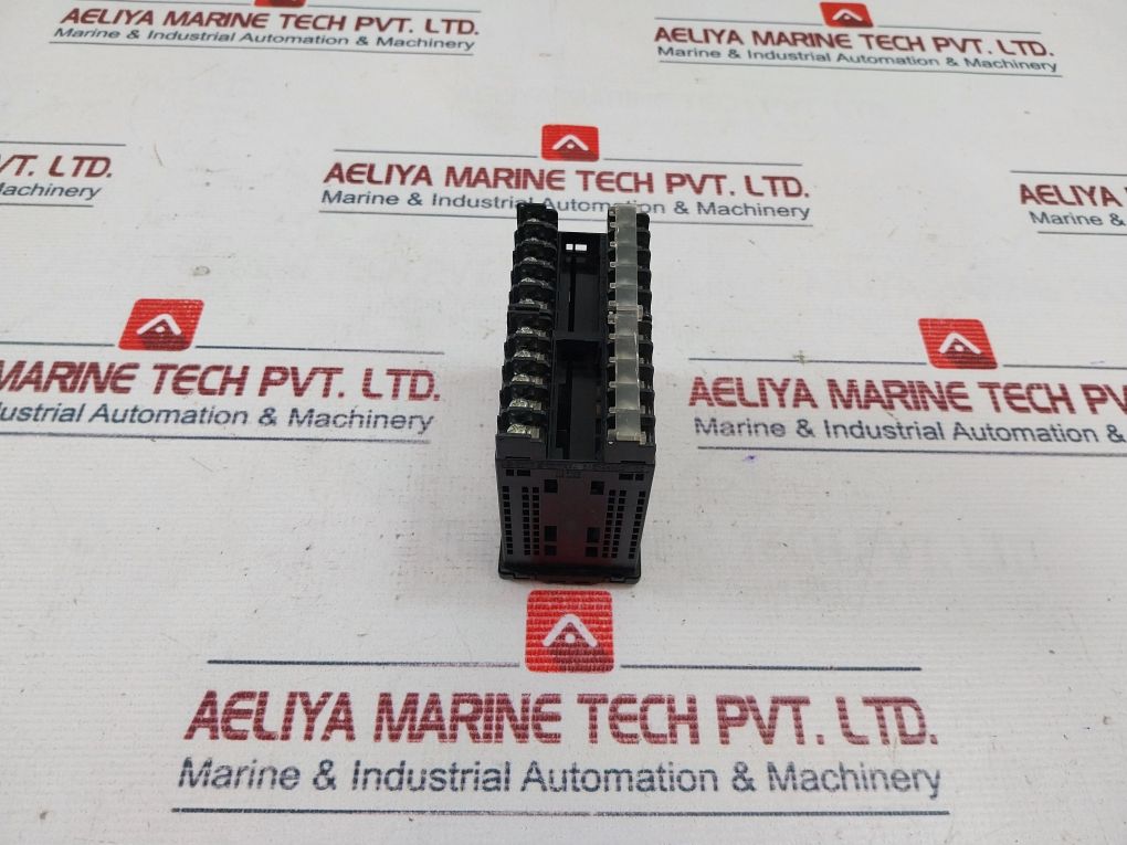 Omron E5En-r3Mt-500-n Temperature Controller 100-240 Vac~