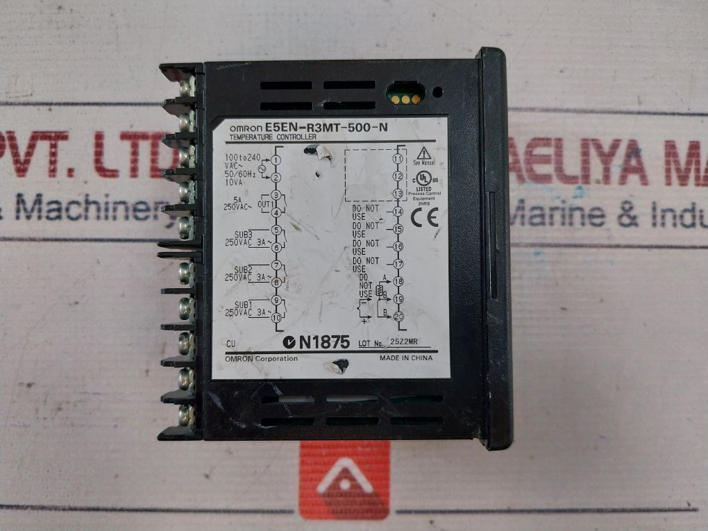 Omron E5En-r3Mt-500-n Temperature Controller 100-240 Vac~