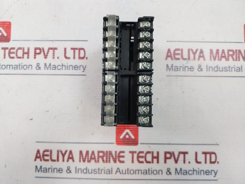 Omron E5En-r3Mt-500-n Temperature Controller 100-240 Vac~