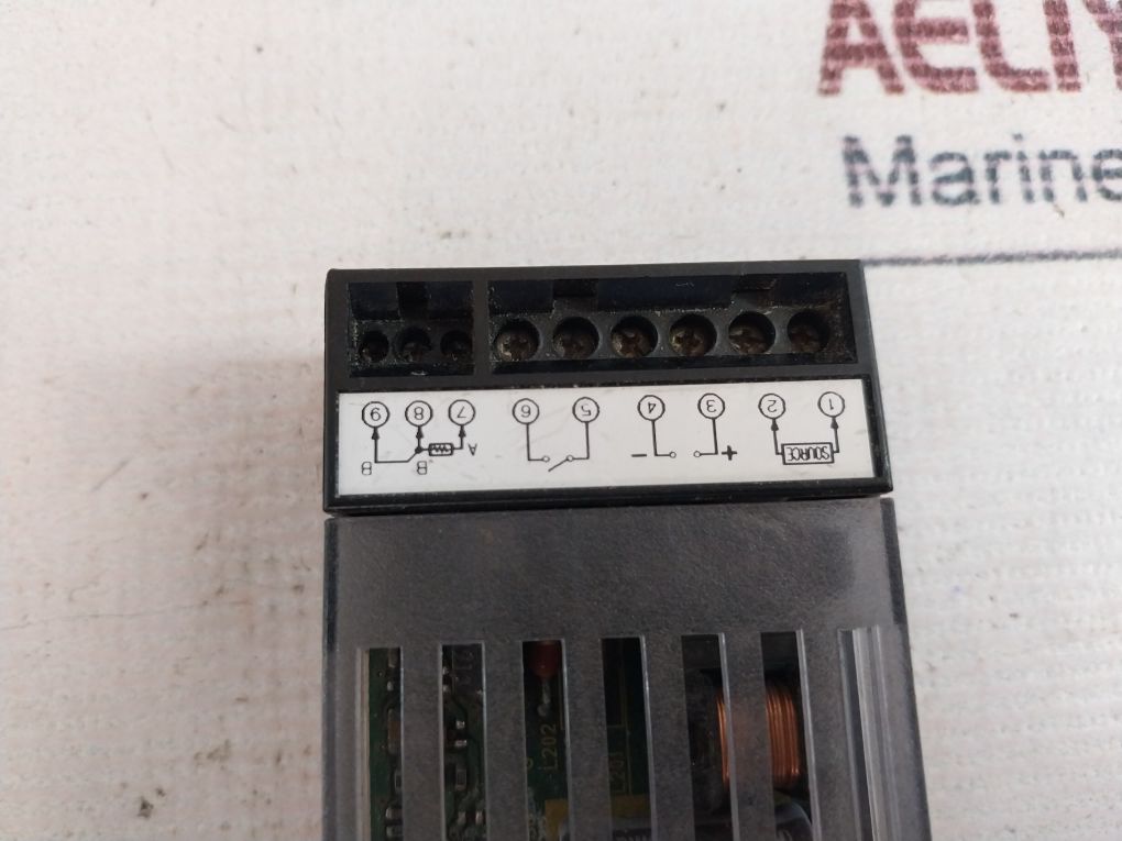 Omron E5Gn-q1P Temperature Controller 12Vdc