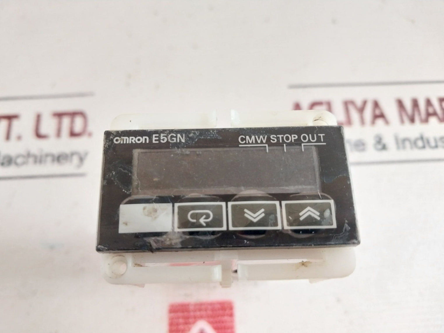 Omron E5Gn-q1P Temperature Controller 12Vdc