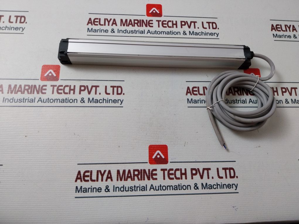 Omron F3Sj-e0305-25-l Safety Light Curtain