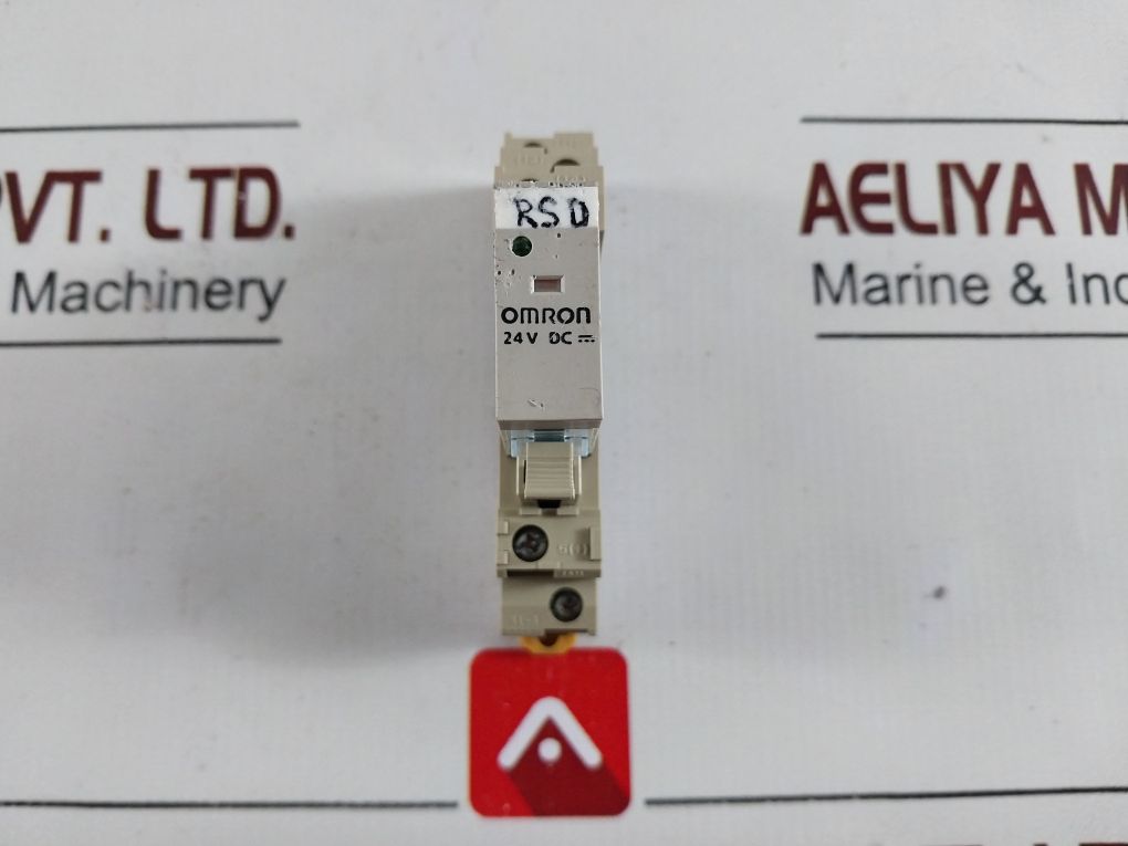 Omron G2R-1-sn (S) Relay With Socket