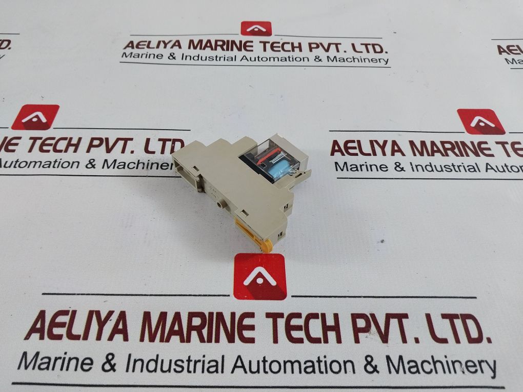 Omron G2R-1-sn (S) Relay With Socket