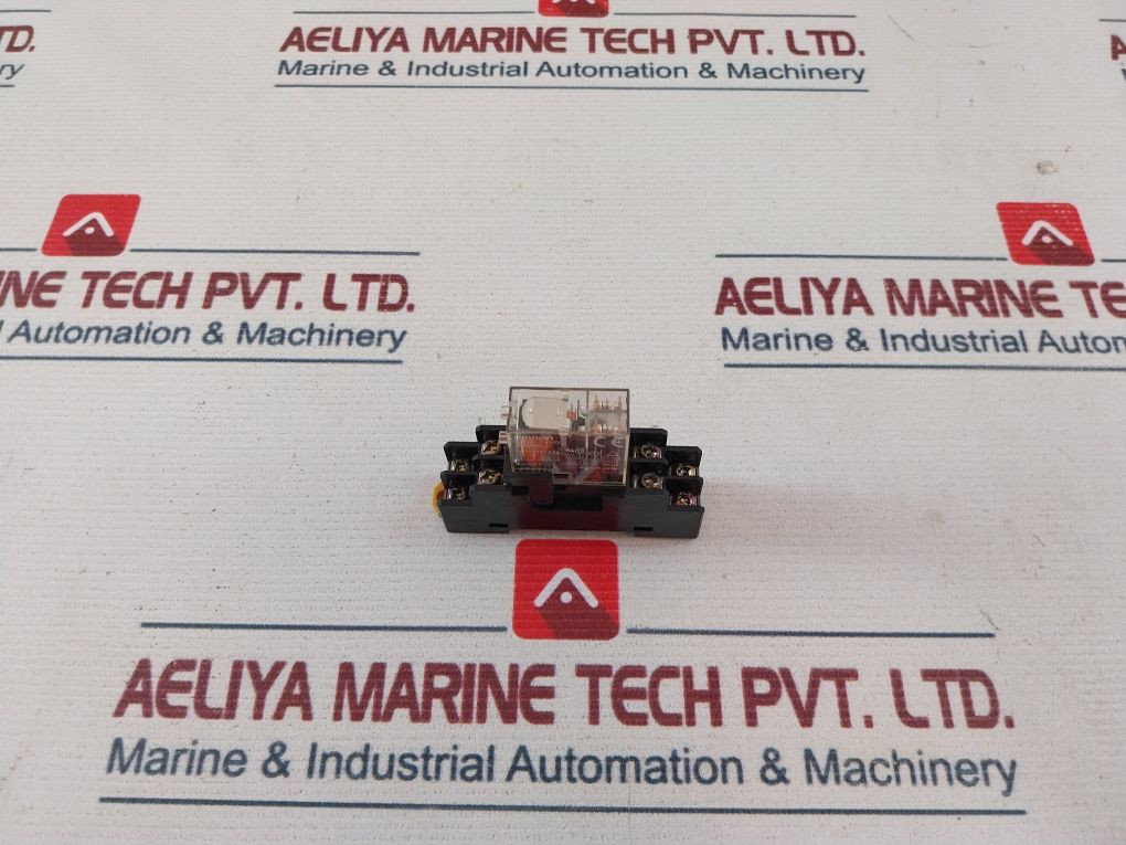 Omron G2R-2-sd Relay With Socket