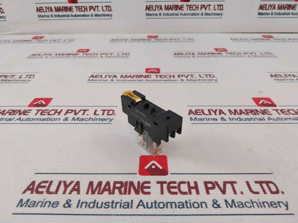 Omron G2R-2-sd Relay With Socket