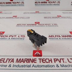 Omron G2R-2-sd Relay With Socket