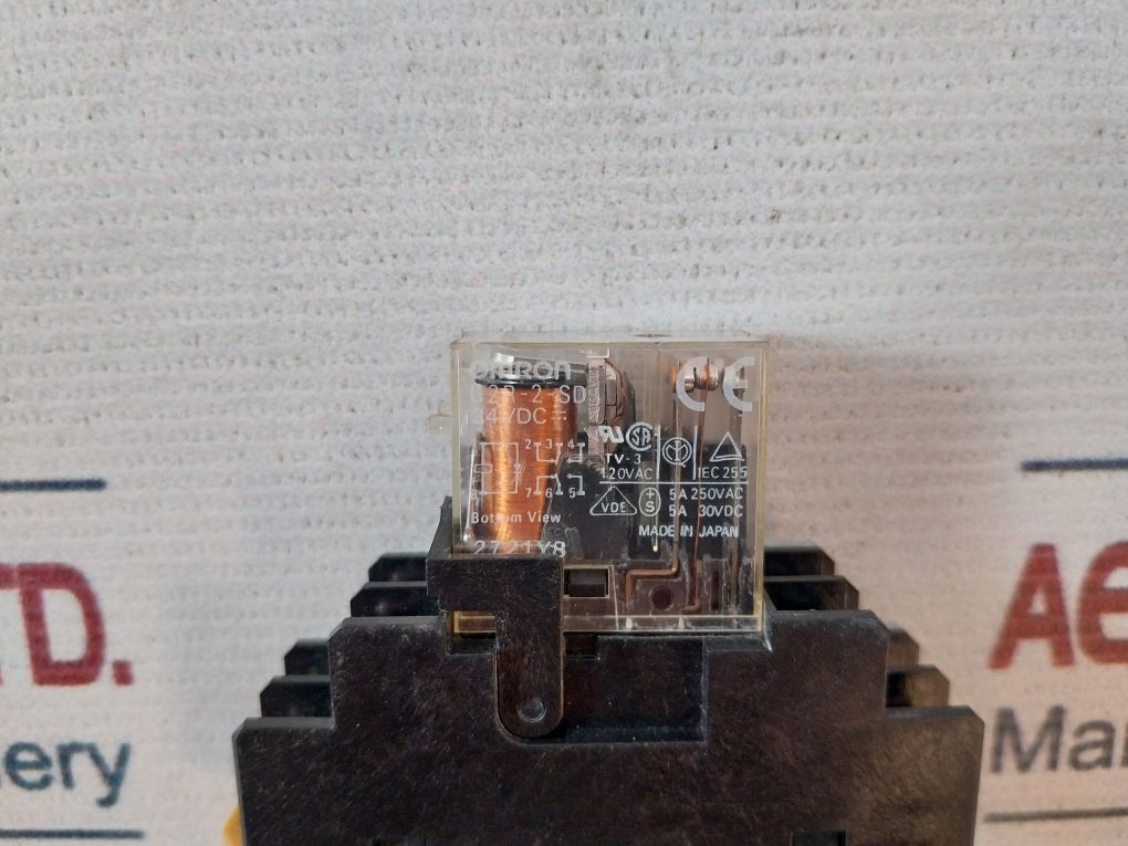 Omron G2R-2-sd Relay With Socket