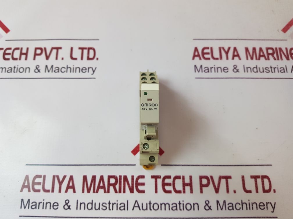 Omron G2R-2-snd(S) Relay With Socket