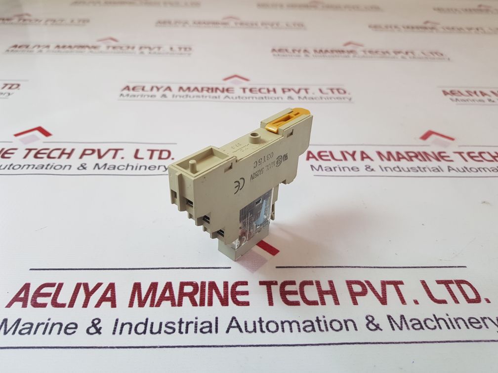 Omron G2R-2-snd(S) Relay With Socket