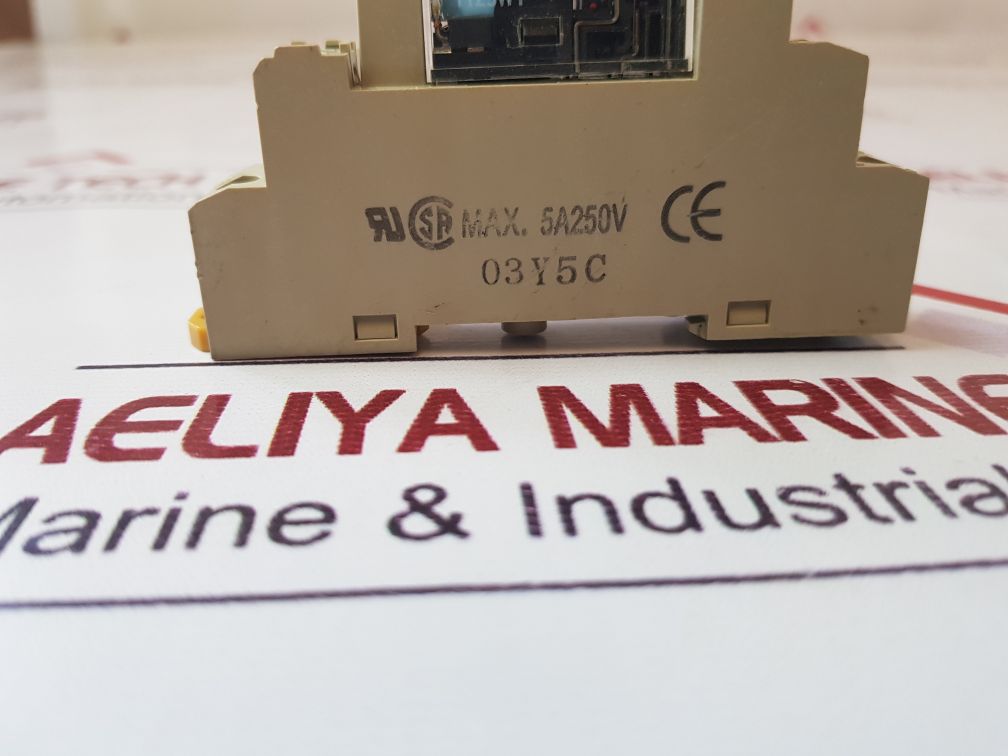 Omron G2R-2-snd(S) Relay With Socket