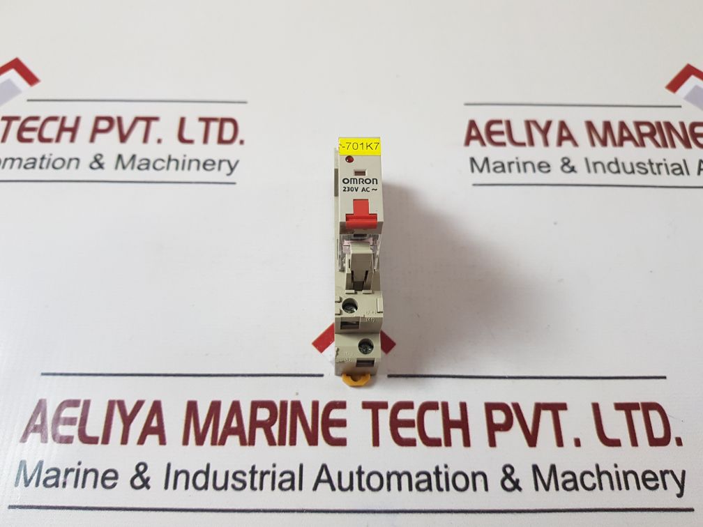 Omron G2R-2-sni(S) Relay With Socket