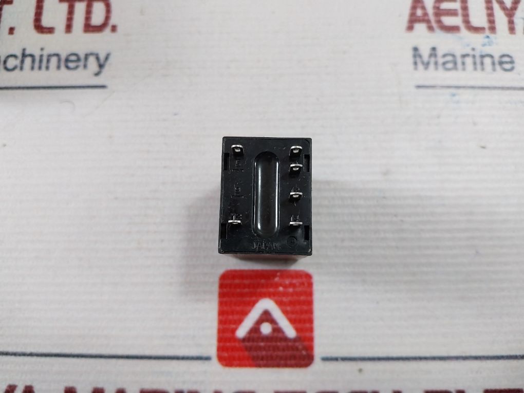 Omron G3Fd-102Sn Solid State Relay With Socket Pyf08A 250V