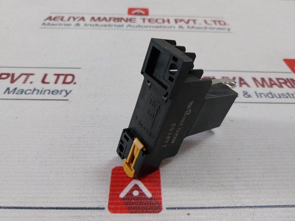 Omron G3Fd-102Sn Solid State Relay With Socket Pyf08A 250V