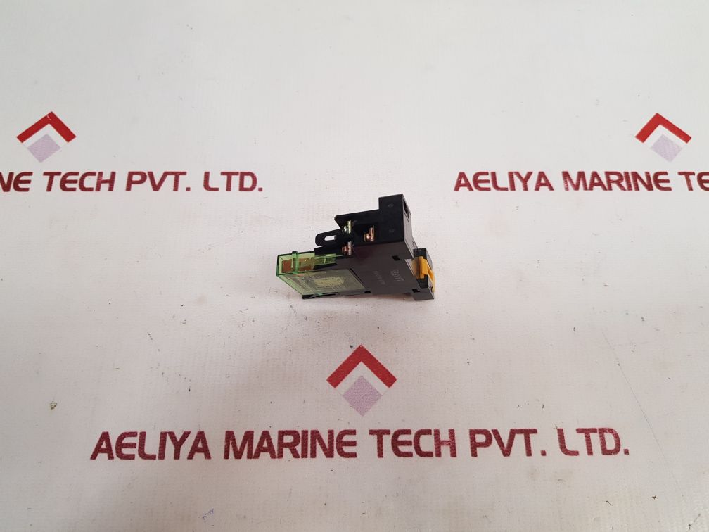 Omron G7T-1122S Relay With Socket Base