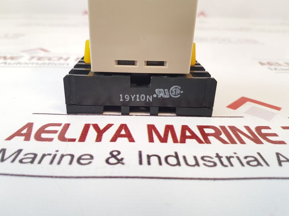 Omron H3Ba-8 Timer With Base 0-10 Sec