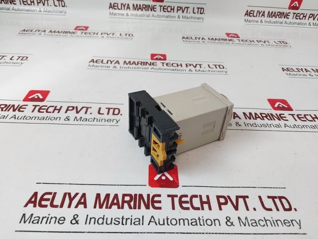 Omron H3Ba-8H Timer 0 To 5 Hrs