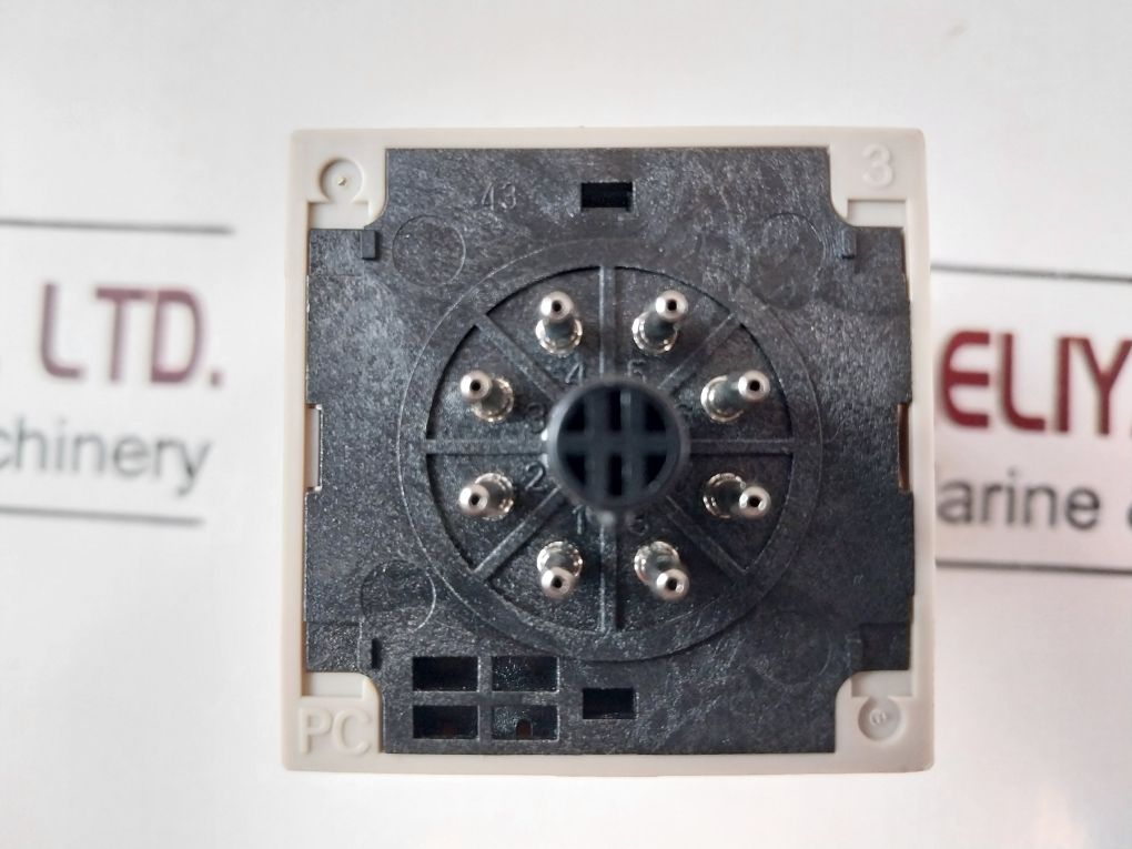 Omron H3Ba-n8H 0 To 30 Sec 220 Vac 50/60Hz