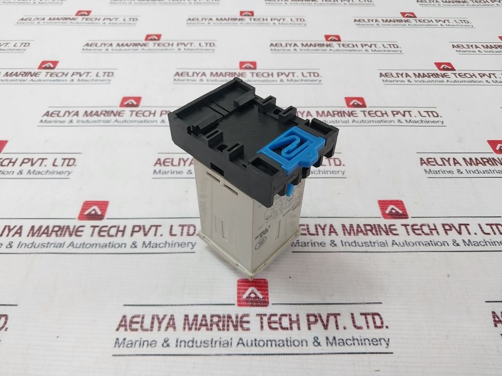 Omron H3Ba-n8H Multifunctional Solid State Timer Relay With Base 0-30 Sec