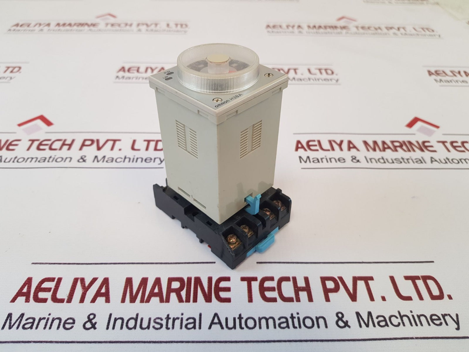 Omron H3Ba-n8H Timer With Base

