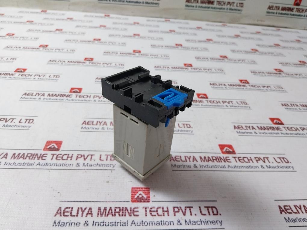 Omron H3Ba-n8H Timer With Base 0-30 Sec 220Vac 50/60Hz