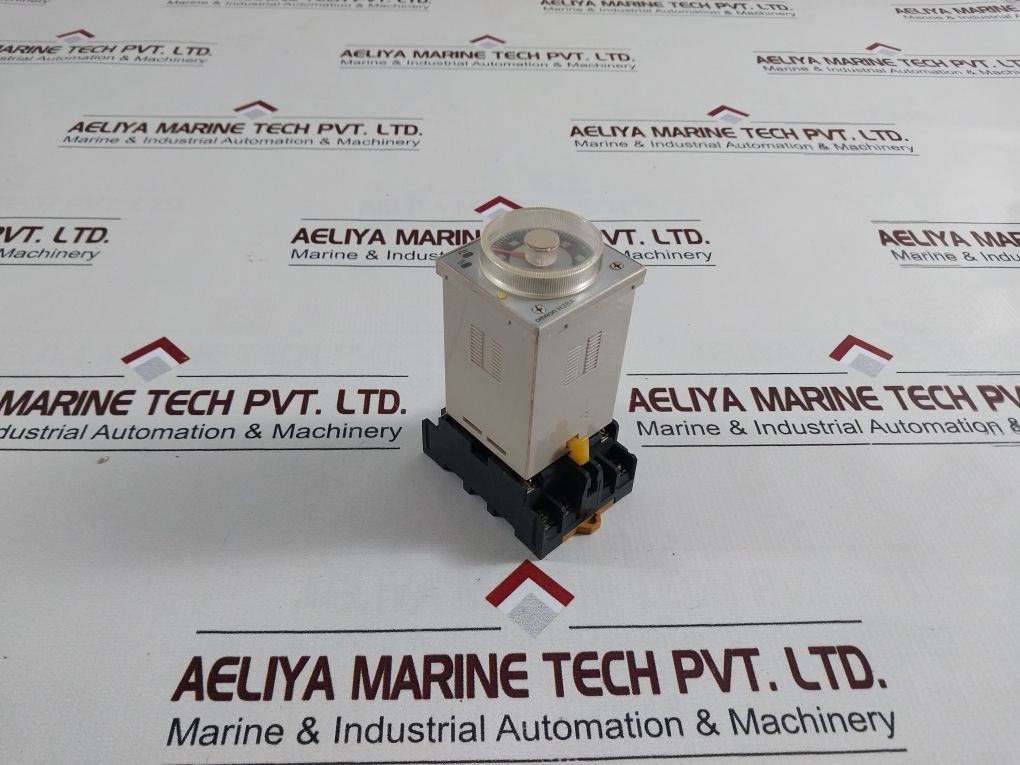 Omron H3Ba-n Timer 110 Vac 50/60Hz