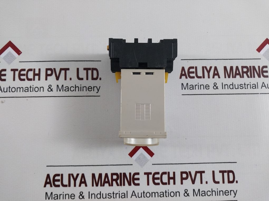 Omron H3Ba-n Timer 110 Vac 50/60Hz