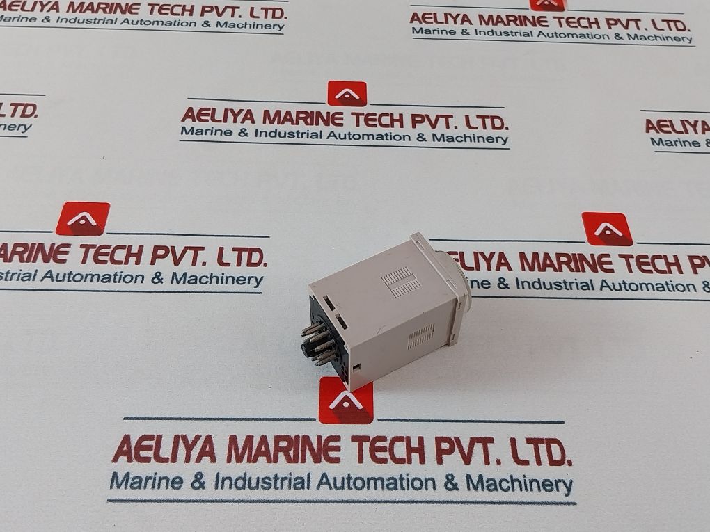 Omron H3Ba-n Timer Relay 0-30 Min 110 Vac 50/60Hz