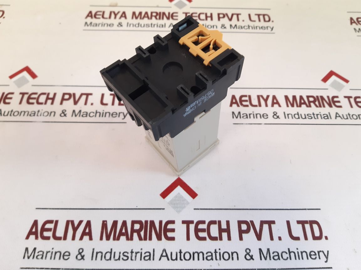 Omron H3Ca-a-306 Relay Timer With Base