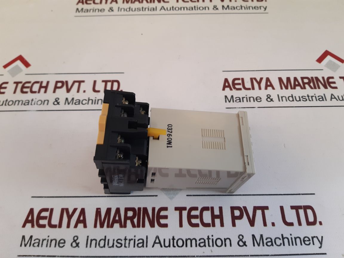 Omron H3Ca-a-306 Relay Timer With Base