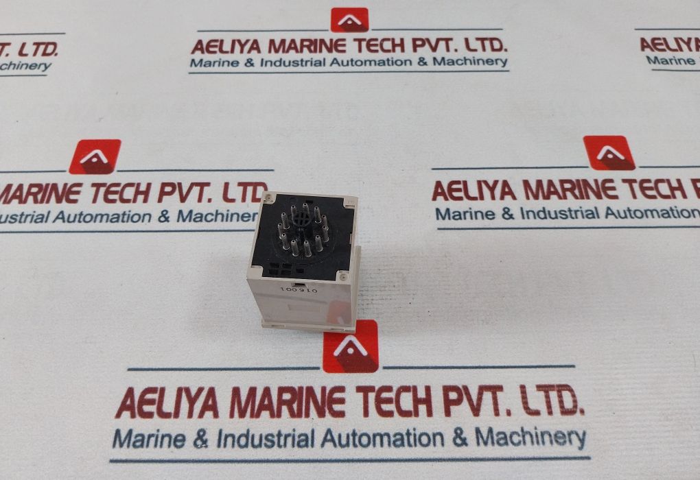 Omron H3Cr-a Multifunction Timer 5A 250 Vac 50/60Hz