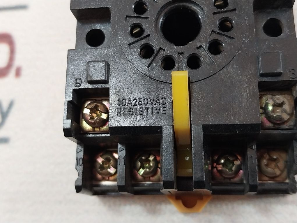 Omron H3Cr-a Solid State Multifunction Timing Relay With Base 0-12 Hrs