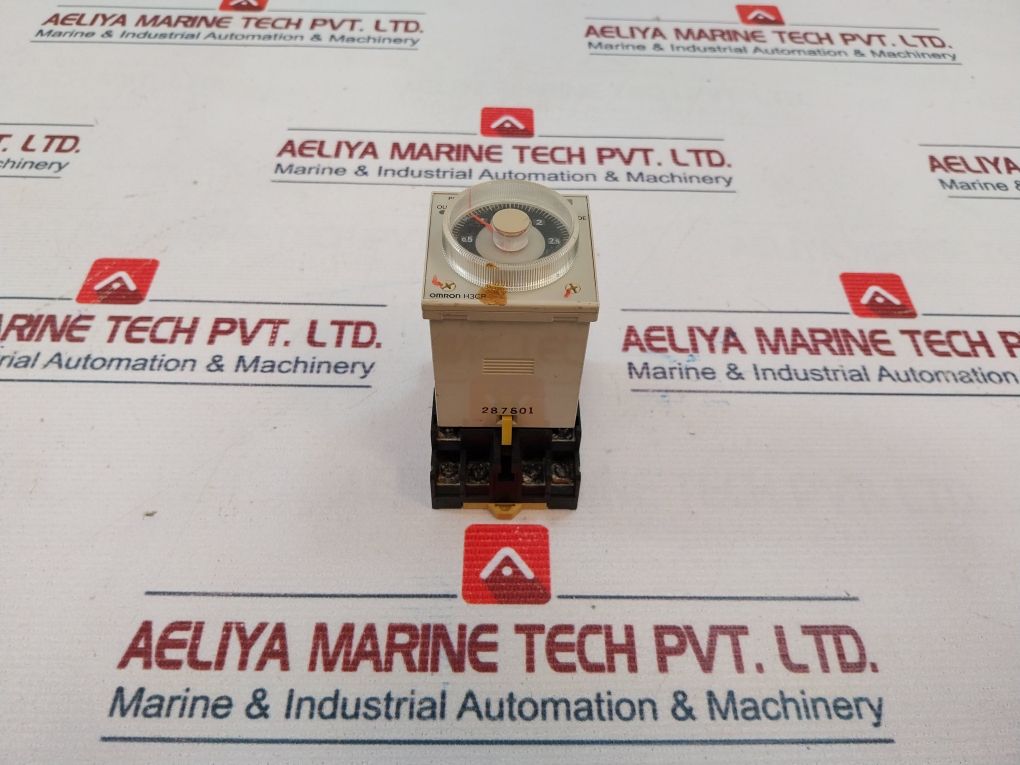 Omron H3Cr-a Timer With Socket Base P2Cf-11