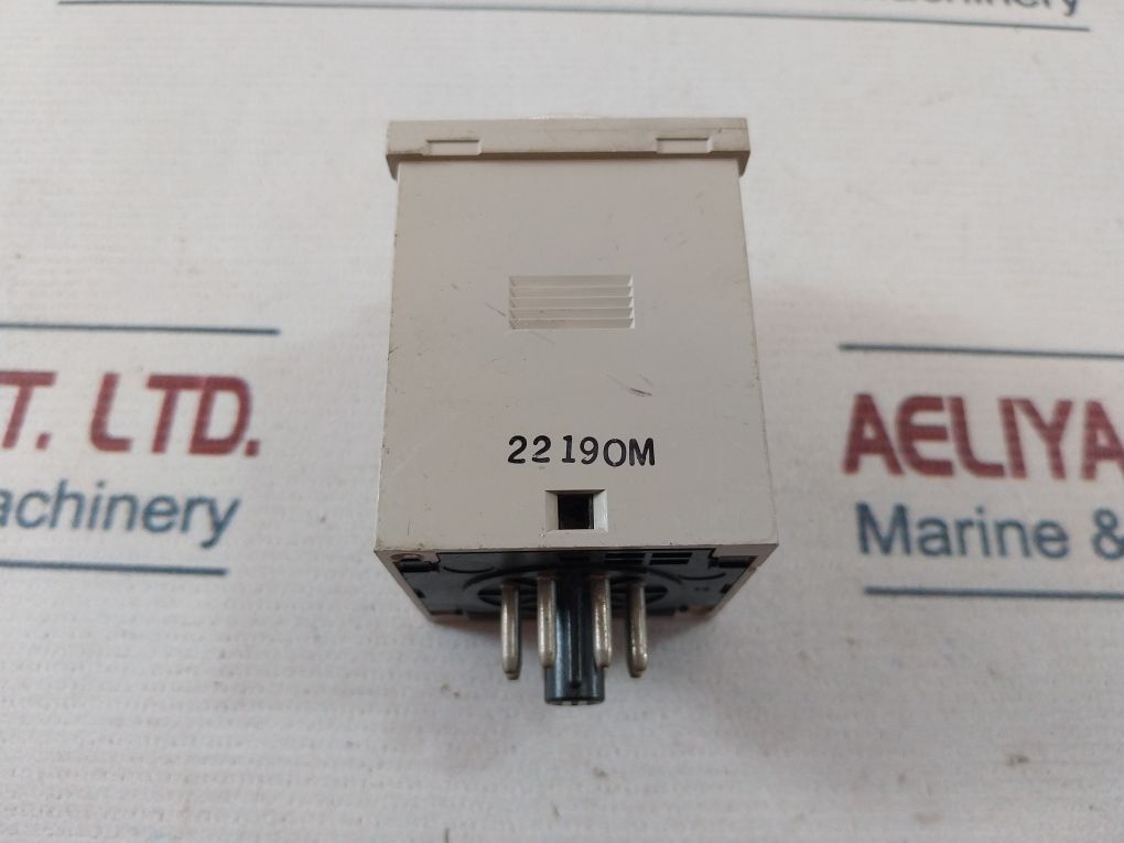 Omron H3Cr-f8 Timer 5A