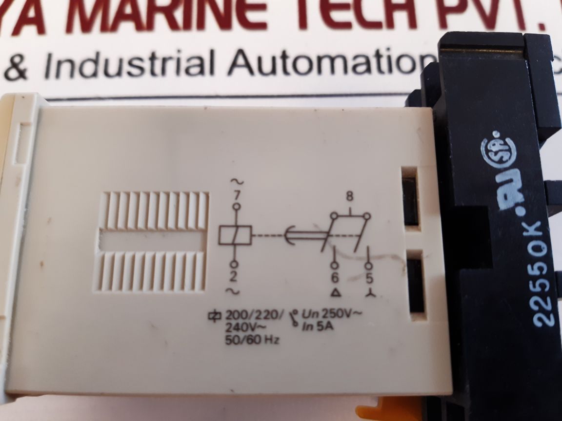 Omron H3Cr-g8L Timer