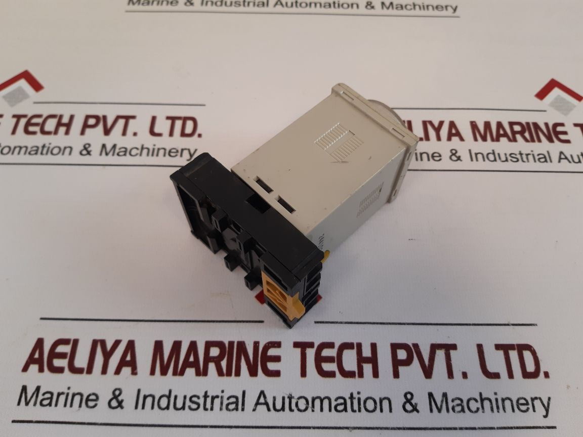 Omron H3Cr-h8L Power Off Delay Timer With Base