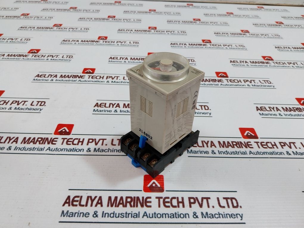 Omron H3Cr-h8L Power Off Delay Timer With Base 5A 250Vac