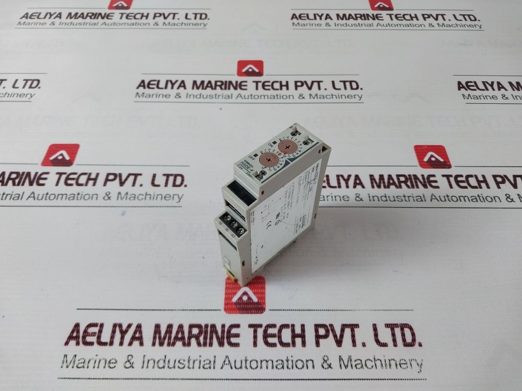 Omron H3De-f Timer Relay 24-230Vac/Dc