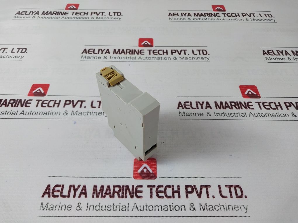 Omron H3De-f Timer Relay 24-230Vac/Dc