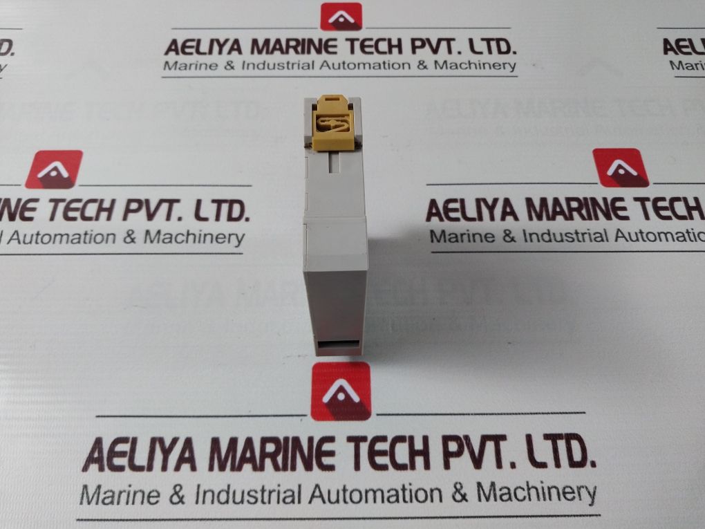 Omron H3De-m1 Timer Delay Relay 24-230V Ac/Dc 50/60Hz