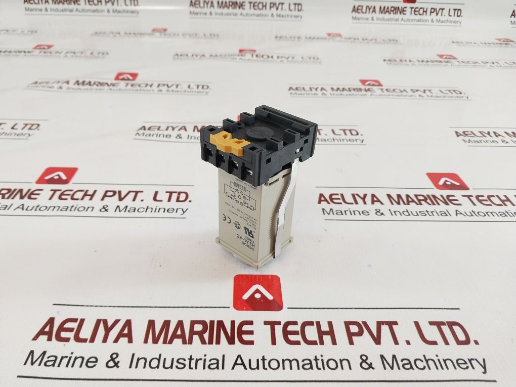 Omron H3Ja-8C Timer 0 To 30 Sec With Base