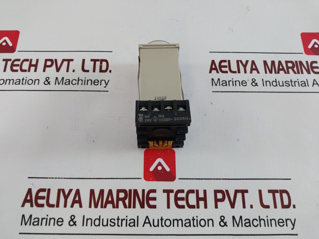 Omron H3Ja-8C Timer 0 To 30 Sec With Base