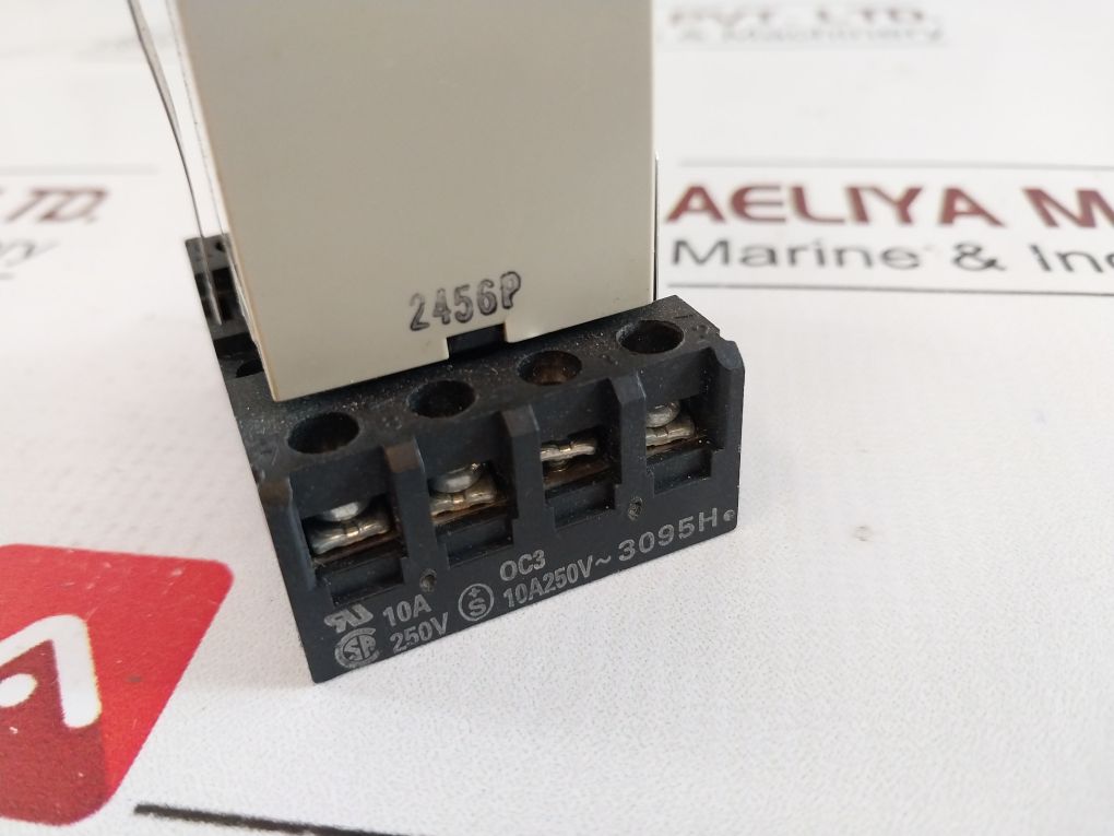 Omron H3Ja-8C Timer 0 To 30 Sec With Base