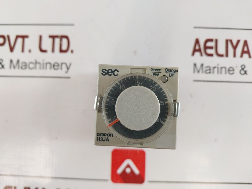 Omron H3Ja-8C Timer 0 To 30 Sec With Base